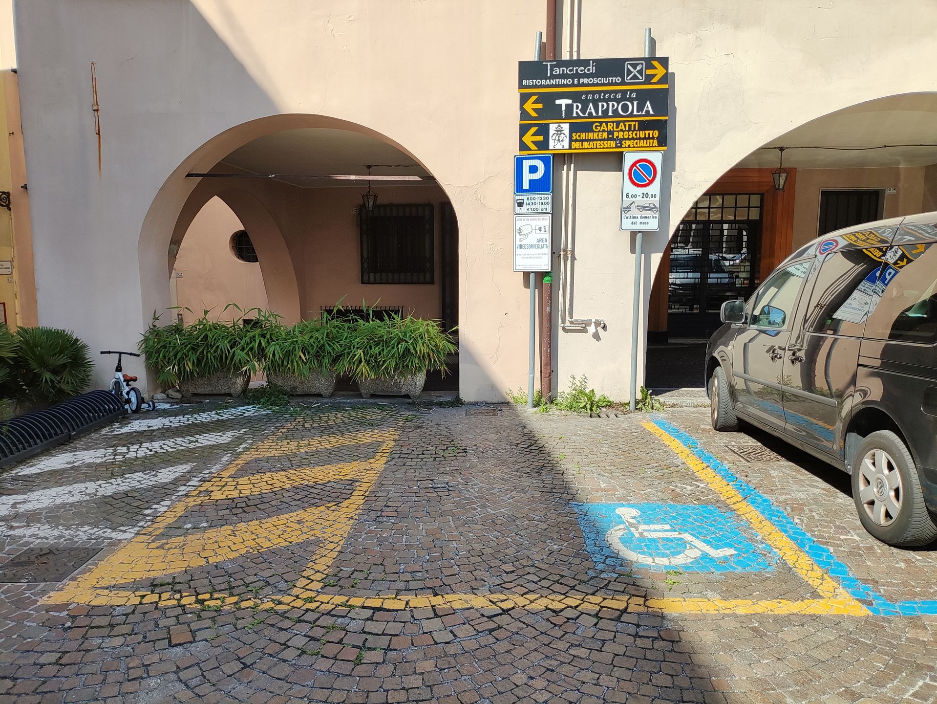 Parcheggio Piazza Vittorio Emanuele, 23