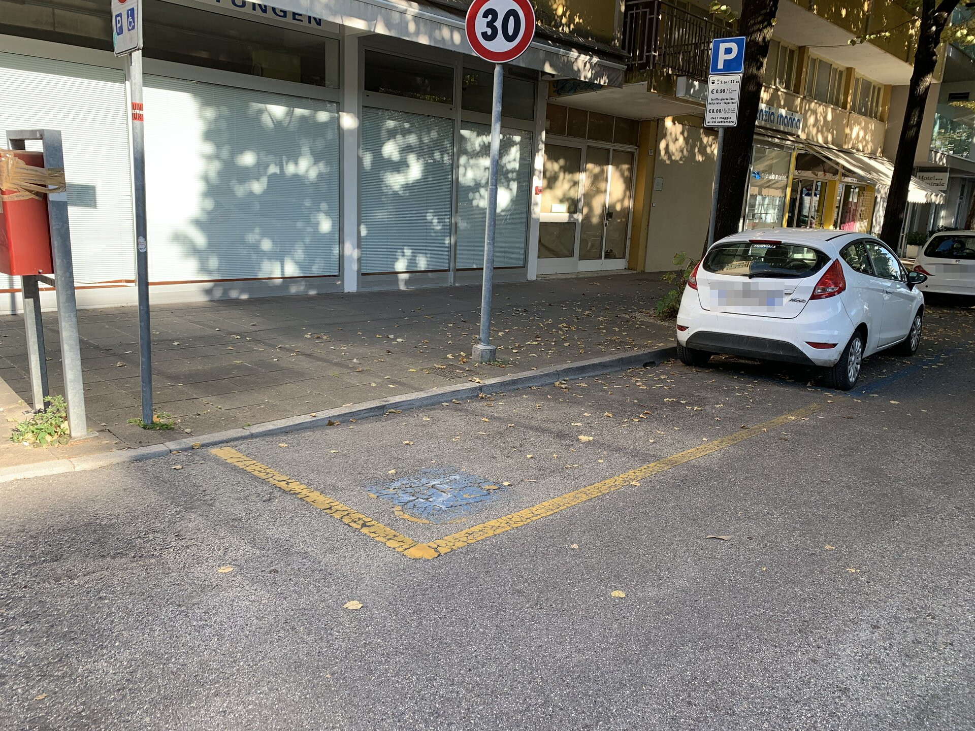 Parcheggio Via Carnia 27