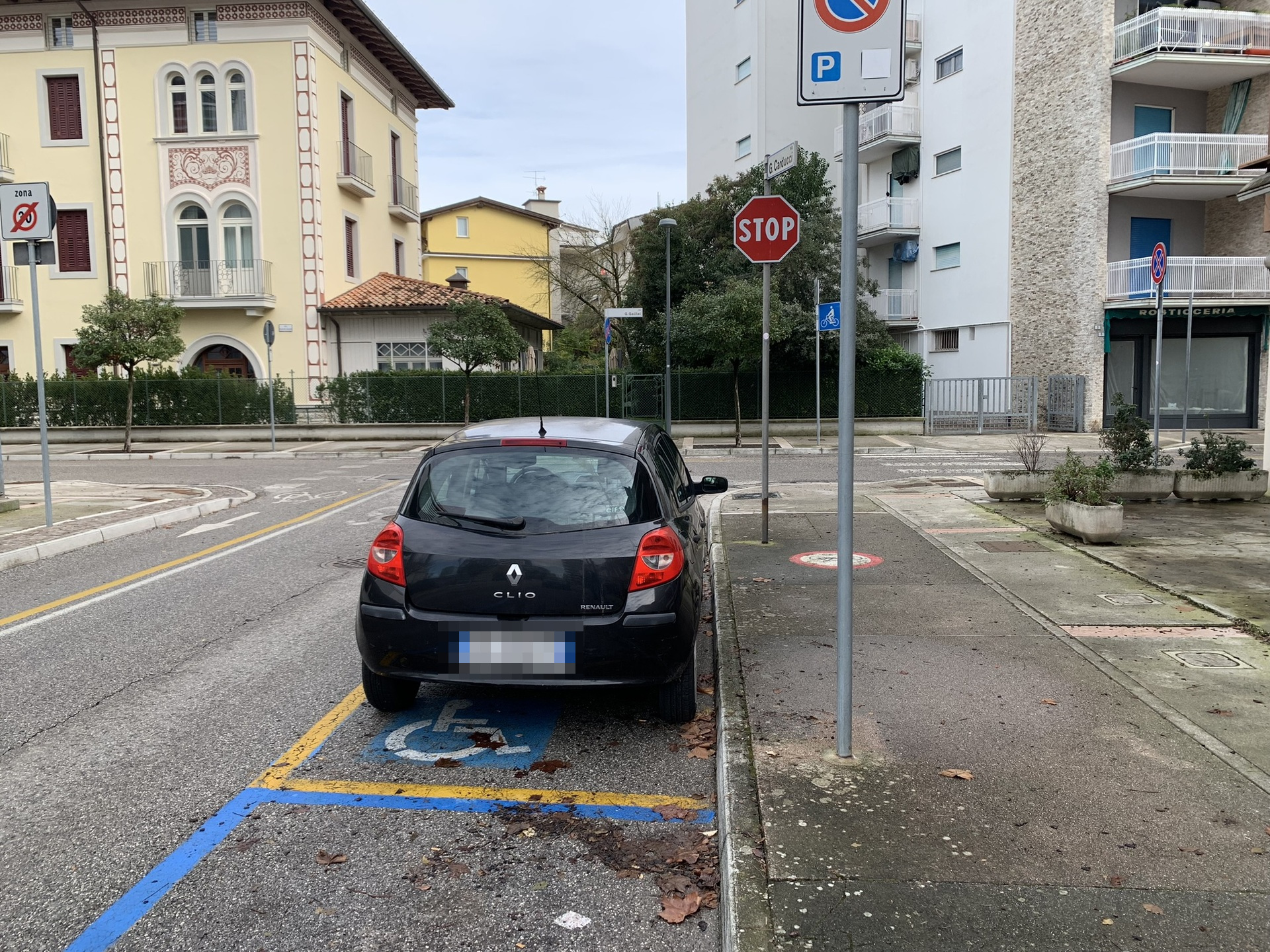 Parcheggio Via Carducci 62