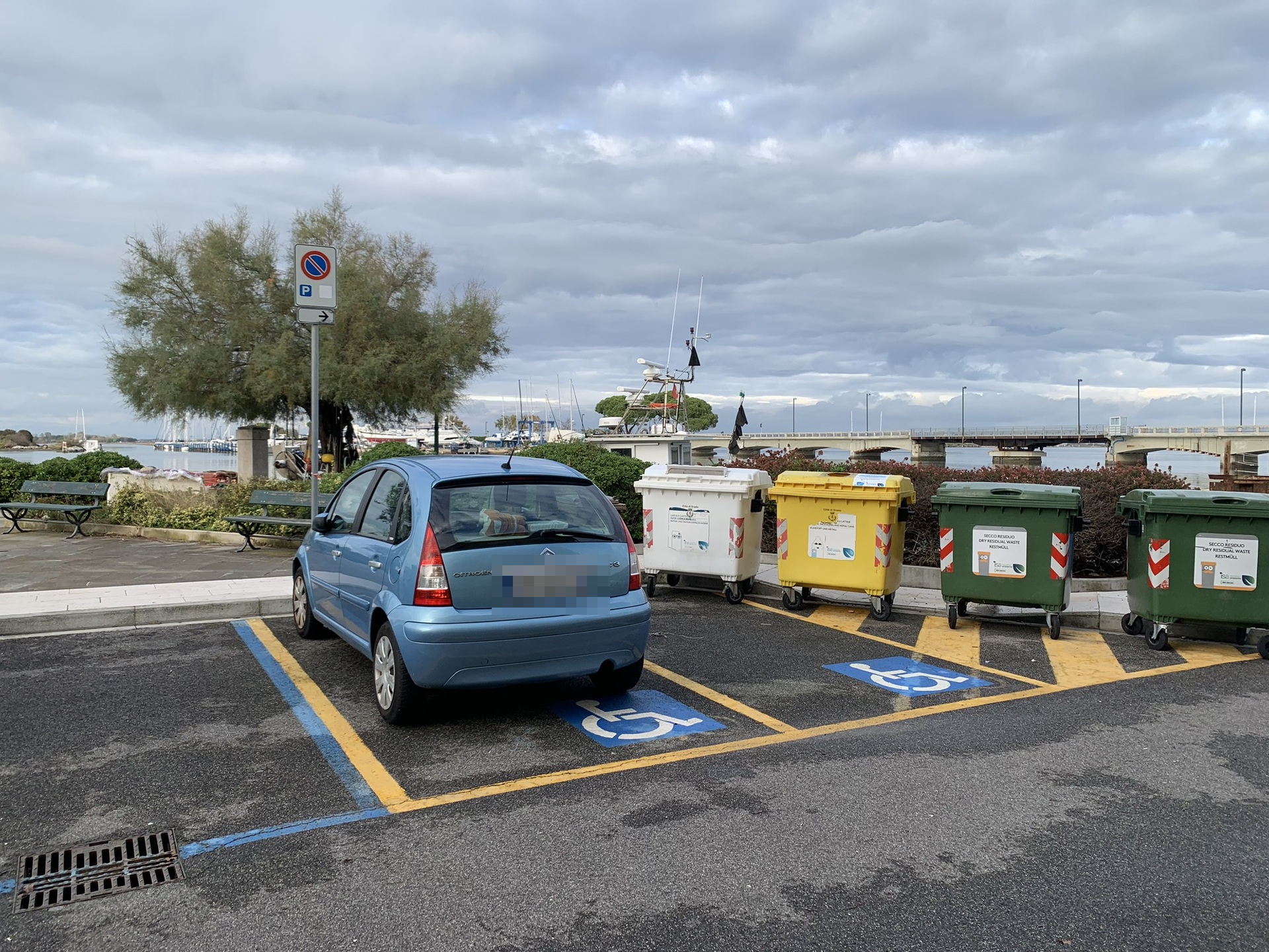 Parcheggio Via Trieste capolinea BUS