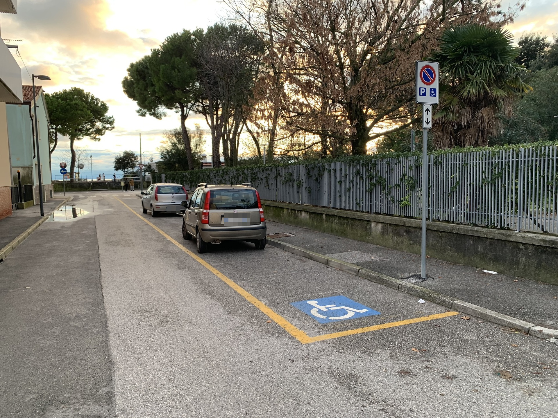 Parcheggi Via Amalfi